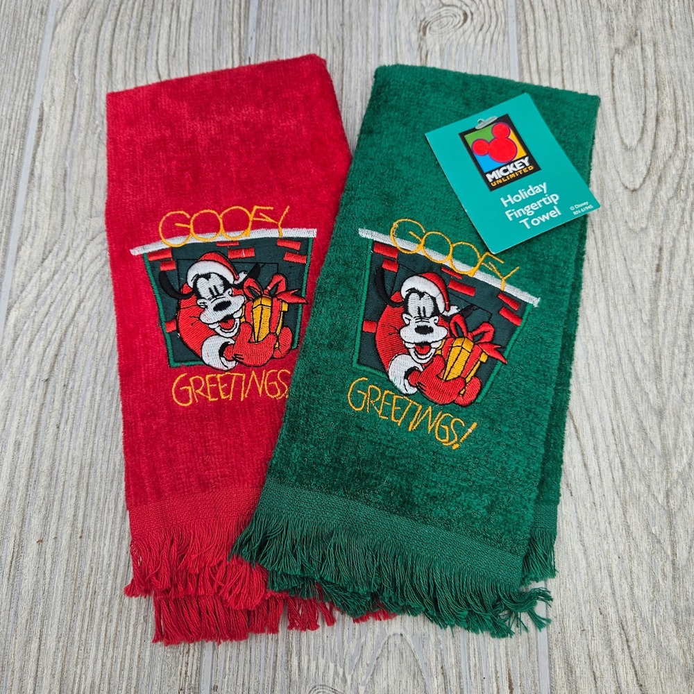 Disney Mickey Unlimited‎ Goofy Holiday Fingertip Towel Set Red Green Christmas